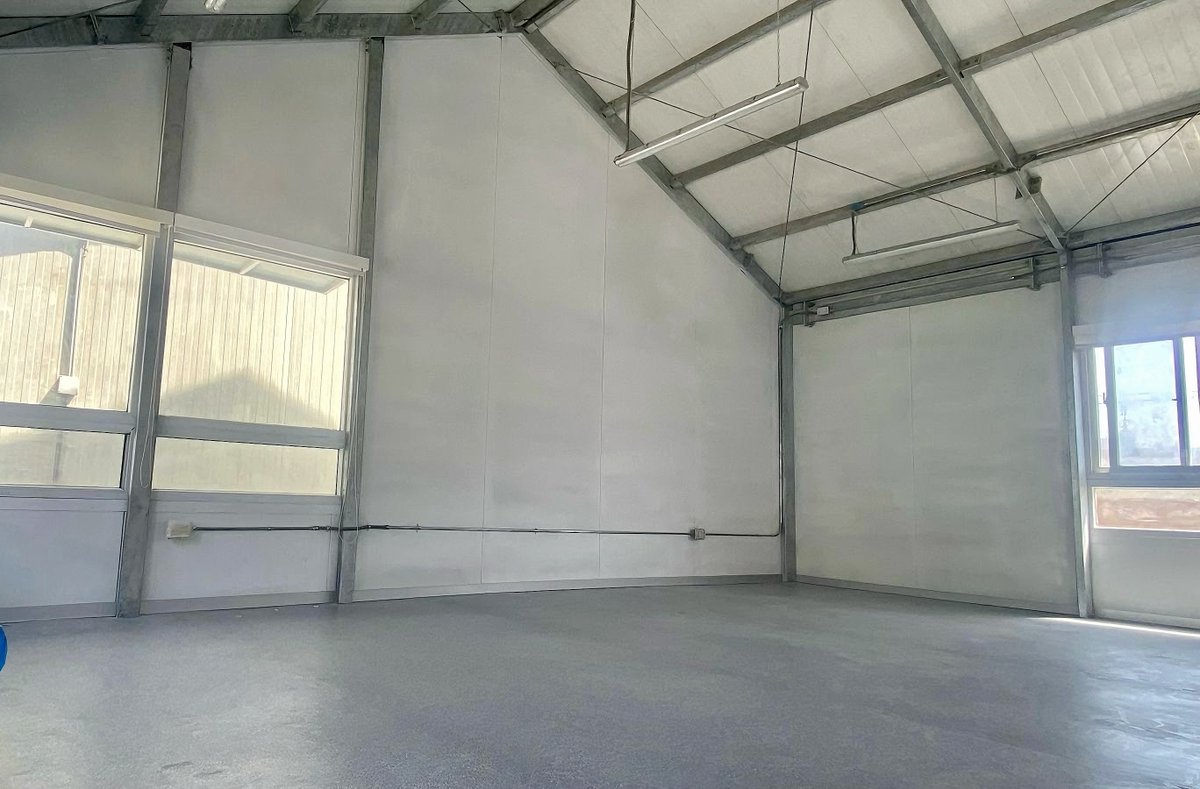 proniedperu's tweet photo. 🏫✨ Pronied, a través de la Unidad Gerencial de Mobiliario y Equipamiento (UGME), realizó la reasignación de 2 aulas modulares a la I.E. N.° 6038 Ollantay, ubicada en San Juan de Miraflores. 🙌📚

#Pronied #UGME #AulasModulares #SanJuandeMiraflores https://t.co/ARaa5TCnKo