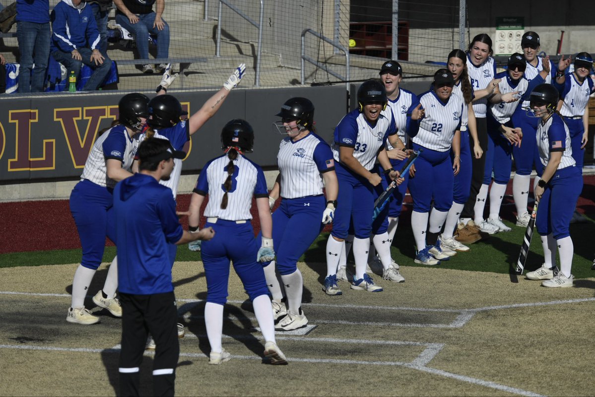 coachozzy02's tweet photo. 🚨26, 27, 28 Recruits 🚨

@DWUSoftball is coming off a record season! (Most wins: 36,  win streak: 15, multiple top 25 wins, 9 all conference players, 3.75 fall GPA)

If you want to be a part of Tiger Softball one day, drop your schedule below or email Stephen.oswaldjr@dwu.edu https://t.co/EJjsYPo28E