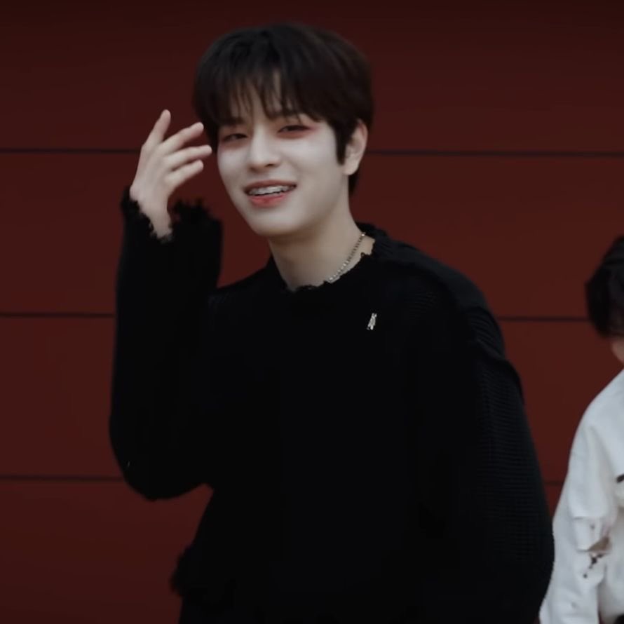 mer 🥮 SEUNGYANG PUPPY PLAY???? tweet media