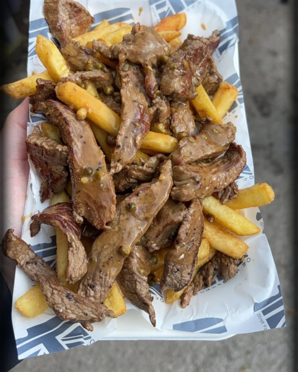 FootballFood's tweet photo. Steak and peppercorn fries at Man City - 💷 £9.50 https://t.co/Ld9SHk1aW0