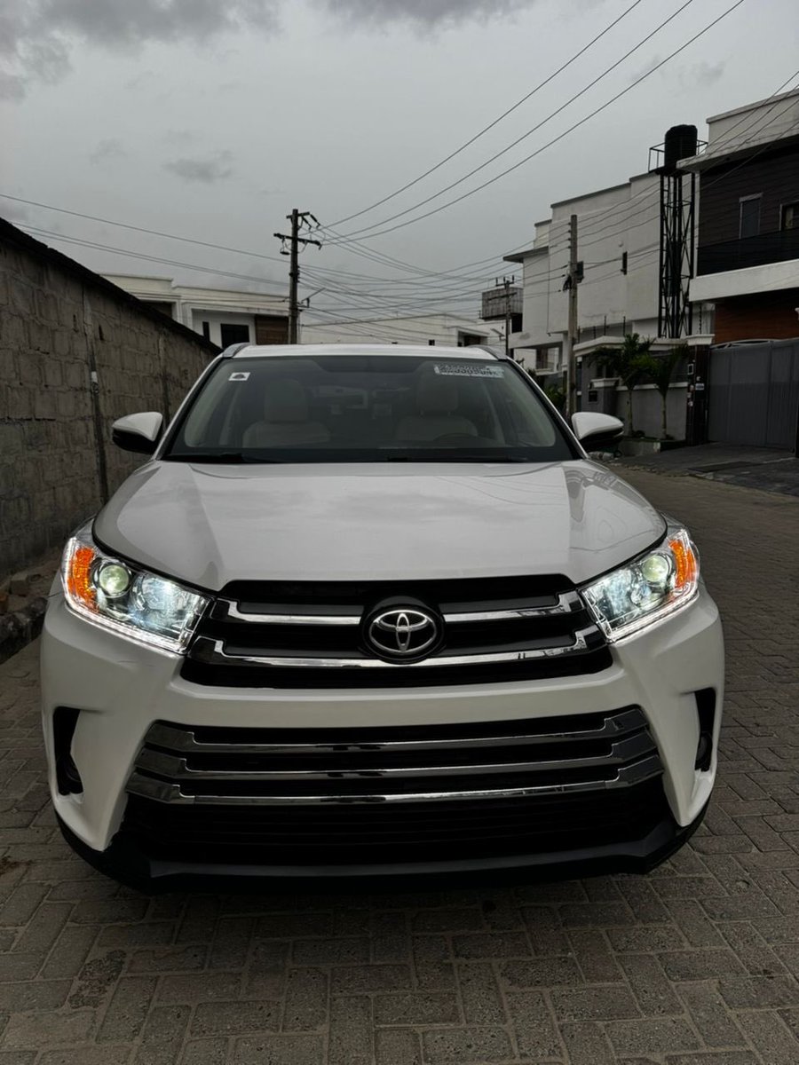Remi___ranking's tweet photo. ✨ Toyota Highlander 2015 XLE 🚗🇺🇸

✅ 100% Accident Free
📆 April 2026 Entry
☀️ Panoramic Sunroof
🔑 Keyless Entry
🤍 Clean Cream Interior

Super neat and well maintained.
Smooth engine & transmission with everything working perfectly.

Luxury, comfort and reliability all in one SUV.
Buy and drive with peace of mind. 🔥

Serious buyers only 📩