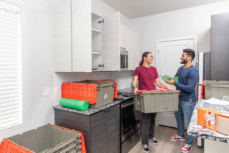 UHaulQuebec's tweet photo. Conseil de pro: «Organisateur de mes affaires» de U-Haul est un moyen simple et efficace de garder un ��il sur vos biens et de rester organisé pendant le déménagement. 
#UHaul #BoîtesDeDéménagement #BoîtesReadyToGo https://t.co/1AbUhyNoRR