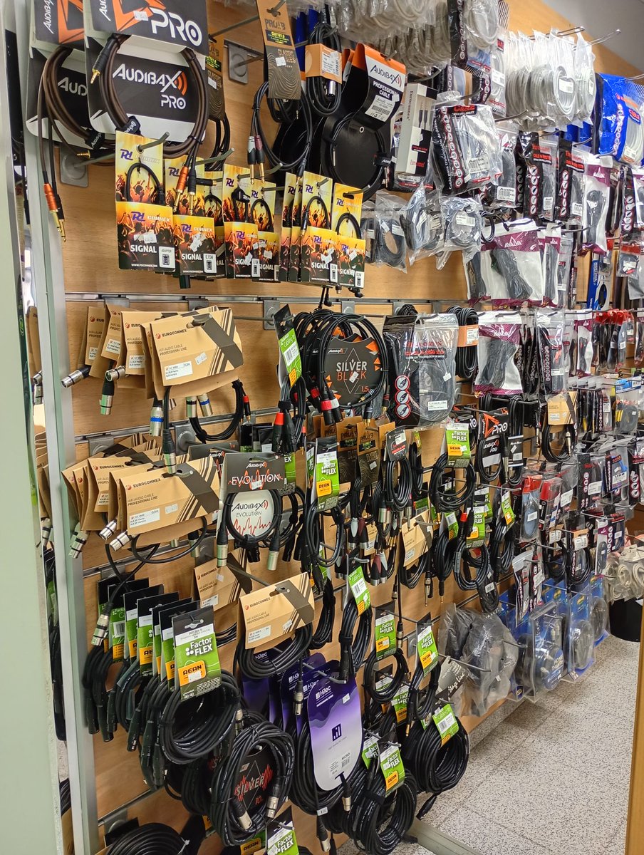 KmarJaen's tweet photo. 🔌 ¿Necesitas conexiones? ¡Las tenemos todas!

XLR 🎤
Jack &amp; Mini Jack 🎧
RCA 📀
UTP 🌐
HDMI 📺
USB 💻
Cable de antena 📡
Fibra óptica ⚡
Calidad, variedad y asesoría en un solo lugar.
📩 Escríbenos para cotizar.
#Tecnología #Conectividad #Audio #Redes 
https://t.co/eah98sTLCc https://t.co/ppgbCDpwGR