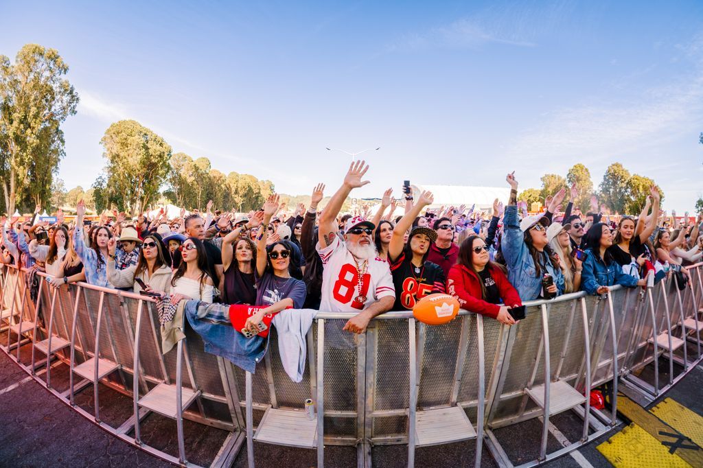 Guy's Flavortown Tailgate tweet media