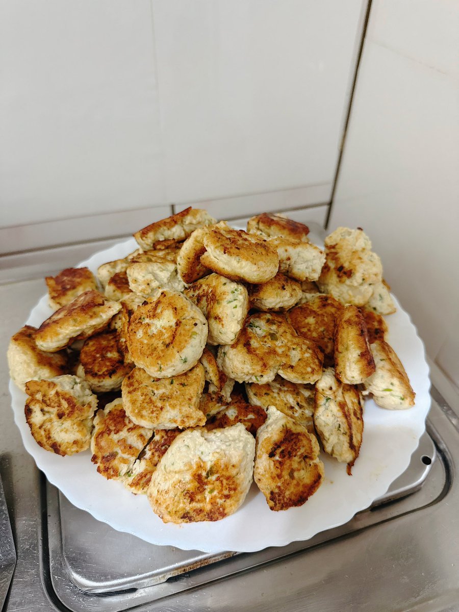 konni_cny's tweet photo. I made a ton of high protein coriander chicken nuggets 🤤
Freeze them and I can eat them anytime in this month!
#nethernoms https://t.co/yHFzmWLKu4