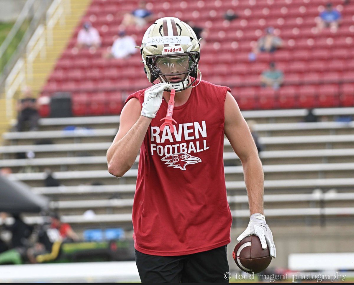 AndrewAustin_3's tweet photo. More pics from the Benedictine camp!
@RavenFootballBC @JoelOsborn_BC @coach_hauser @Throw_2_Win @coach_kmanning https://t.co/osnYtHkQxq