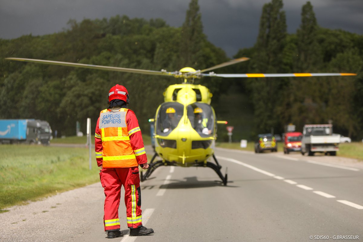 Pompiers60's tweet photo. #Intervention | Désincarcération secteur Ressons-sur-Matz

Cet AM, Les #Pompiers60 sont intervenus sur la D1017 à Cuvilly pour un accident impliquant 1 PL &amp; 1 utilitaire. Le conducteur de l’utilitaire a été désincarcéré avant d’être héliporté médicalisé. https://t.co/5TH3h3kpwu