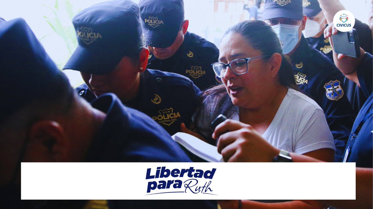 CIVICUSespanol's tweet photo. Hace un año, Ruth López fue detenida en El Salvador.
Un año sin juicio. 
Ruth es abogada. Denunció la corrupción y por eso hoy está presa.
No está sola. Y no la vamos a dejar sola.
https://t.co/uUDrvbeR0q
#LibertadParaRuth #JuicioPúblicoParaRuth https://t.co/ObPOAJ89wR