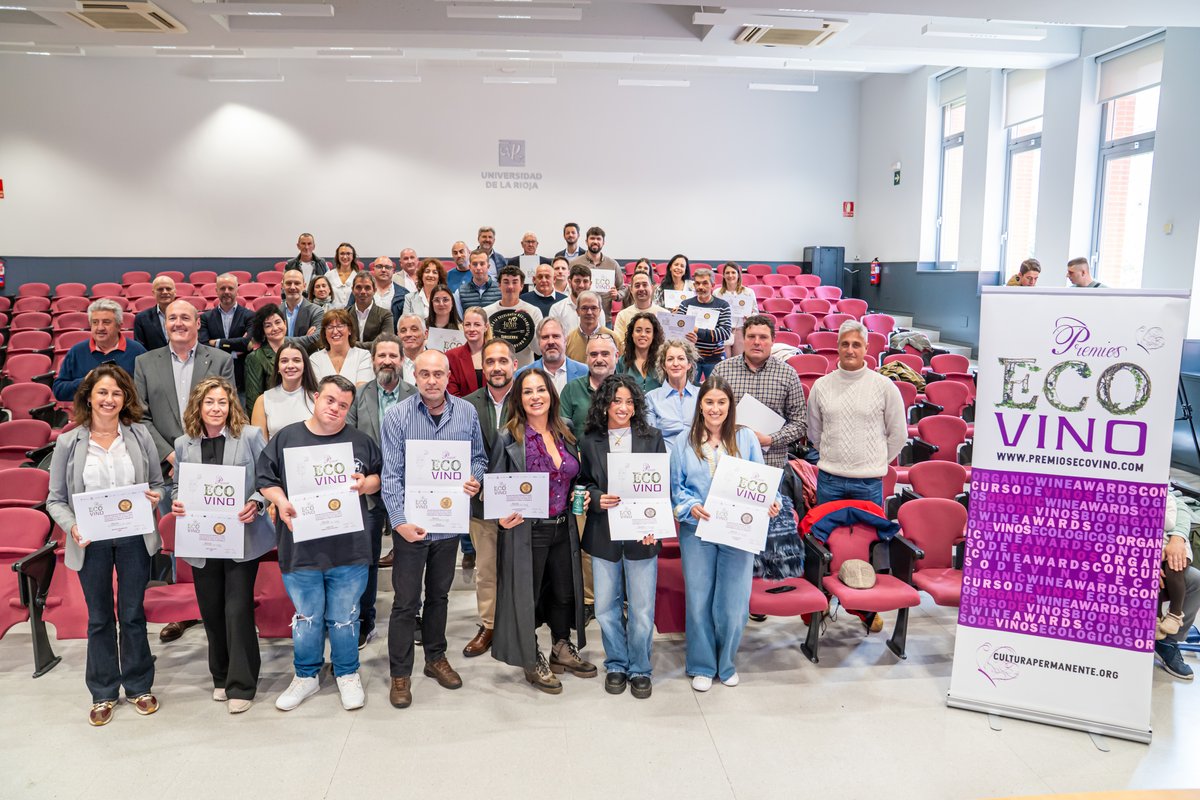 unirioja's tweet photo. 📸La UR fue el escenario, el pasado viernes, de la entrega de los 🏆XVII Premios Ecovino @PEcovino al que concurrieron 285 vinos de 36 zonas de producción.

🗺️Por regiones vitícolas, DOCa Rioja lidera el palmarés con 30 trofeos, por delante de Manchuela, Cava, Toro, Utiel-Requena, Yecla, Eivissa-Ibiza, Castilla y Navarra.

🍷Mejor Ecovino Sin Sulfitos Añadidos Bagordi Tinto Sin Sulfitos 2025
🍷Premio Rivercap al Mejor Ecodiseño Pintablanca 2024, de Bodegas Lazo. 
🍷Premio Riojadhesivos al Mejor Diseño de Etiqueta Vega Vella Blanco 2025, de Cornelio Dinastía @Bodegascornelio
🍷Premio a la Excelencia Medioambiental Asociación Subsierra, que recibirá la ‘txapela’ honorífica.
🍷El mejor vermut VRMT 2018 de Bodegas Robles @bodegasrobles
🍷EcoMosto de Oro para el Most Flor de Monastrell 2025, de Llopart @llopart1887 
🍷El EcoVinagre de Oro se lo ha llevado el Vinagre de Vino Ecológico 2022 de GOYVAL @goyval
🍷J. García Carrión ha obtenido un Oro por su Sangría Orgánica.

▶️La tradicional cata popular tendrá lugar el 5 de junio en Logroño
🥇El palmarés completo puede consultarse en https://t.co/h6b780BGNj

Todas las imágenes te las puedes descargar desde aquí👇
https://t.co/4bIoGcZYuv