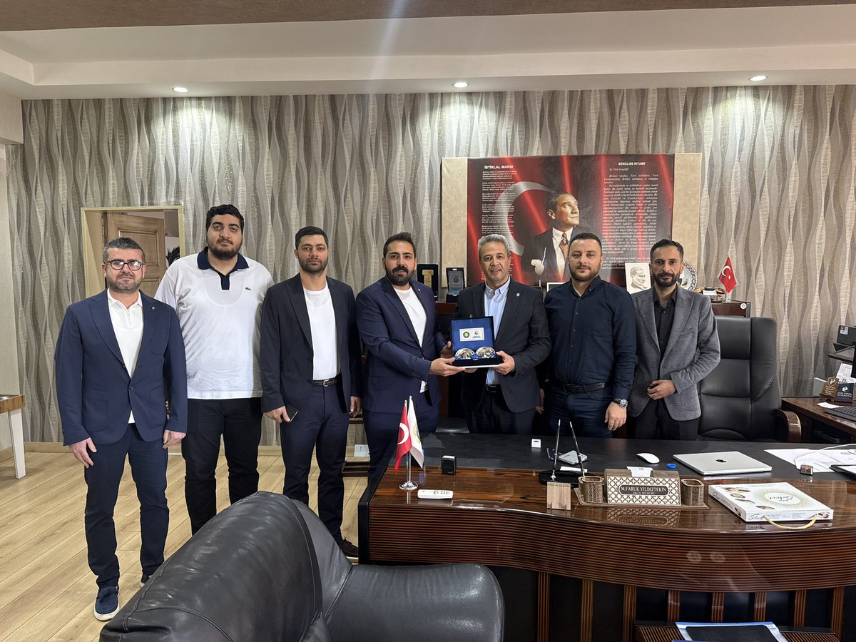 TOBBUrfaGGK's tweet photo. TOBB Şanlıurfa İl Genç Girişimciler İcra Kurulu olarak; Şanlıurfa Ticaret ve Sanayi Odamızın destekleri ve Karaköprü GAP Mesleki ve Teknik Anadolu Lisesi Müdürlüğümüzün katkılarıyla “Girişimcilik Sınıfta Rol Model Günleri” projemizin ilk programını gerçekleştirdik.
Program kapsamında İcra Kurulu üyelerimiz farklı sınıflarda öğrencilerimizle bir araya gelerek iş dünyası, sanayi, üretim kültürü, kariyer planlaması ve iş hayatındaki tecrübelerine ilişkin paylaşımlarda bulundu.
Öğrencilerimizin ortaya koyduğu ilgi, merak ve hedef odaklı bakış açısı bizleri son derece memnun etti.
Üreten, araştıran ve sorumluluk alan gençlerin geleceğin güçlü Türkiye’sinin en önemli yapı taşlarından biri olduğuna inanıyoruz.

@UrfaValiligi @sanliurfammem63 @sanliurfatso @mdoganyetim @mf_yildiztekin @Msuphikarakus @tobb_ggk @TOBBiletisim @RHisarciklioglu