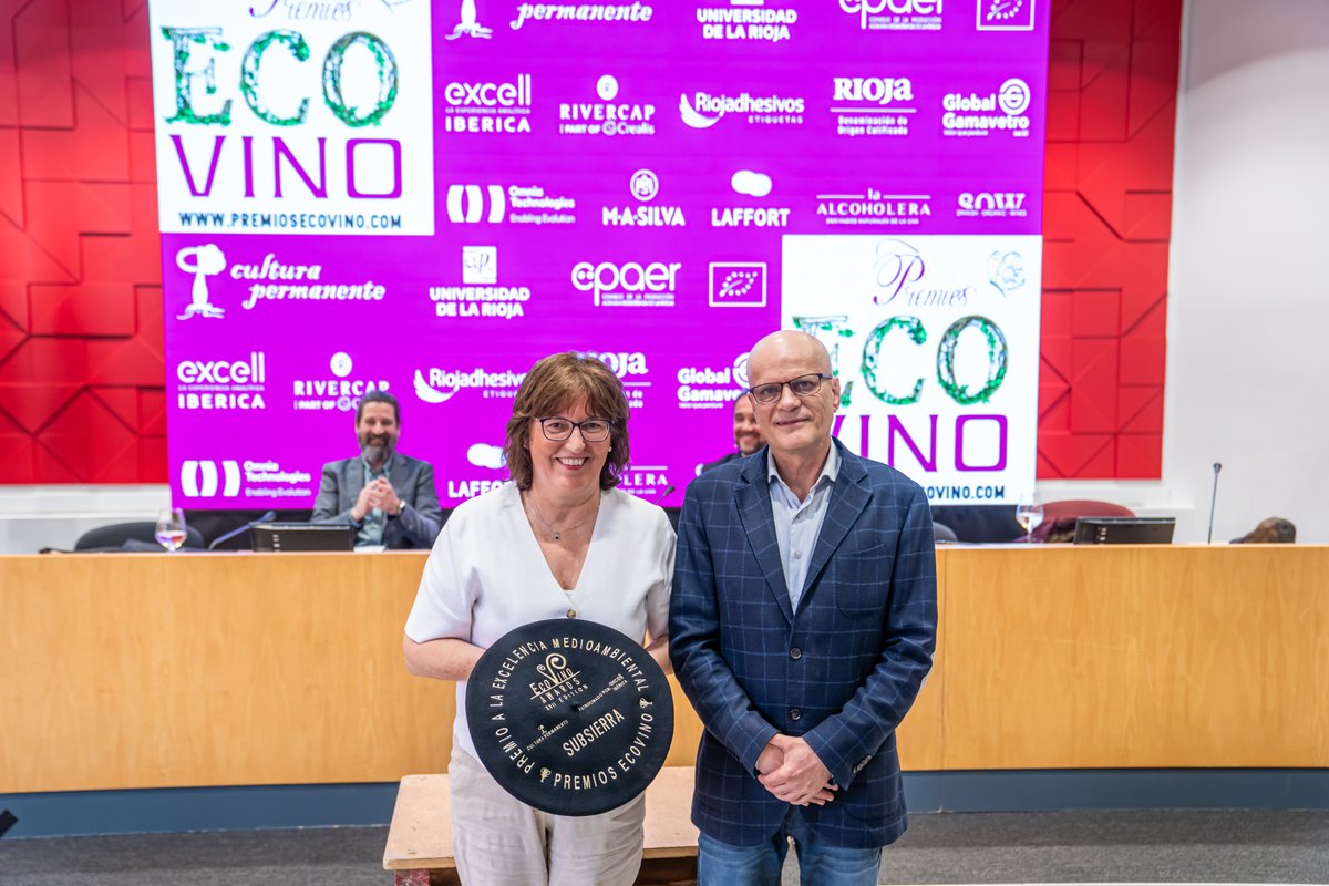unirioja's tweet photo. 📸La UR fue el escenario, el pasado viernes, de la entrega de los 🏆XVII Premios Ecovino @PEcovino al que concurrieron 285 vinos de 36 zonas de producción.

🗺️Por regiones vitícolas, DOCa Rioja lidera el palmarés con 30 trofeos, por delante de Manchuela, Cava, Toro, Utiel-Requena, Yecla, Eivissa-Ibiza, Castilla y Navarra.

🍷Mejor Ecovino Sin Sulfitos Añadidos Bagordi Tinto Sin Sulfitos 2025
🍷Premio Rivercap al Mejor Ecodiseño Pintablanca 2024, de Bodegas Lazo. 
🍷Premio Riojadhesivos al Mejor Diseño de Etiqueta Vega Vella Blanco 2025, de Cornelio Dinastía @Bodegascornelio
🍷Premio a la Excelencia Medioambiental Asociación Subsierra, que recibirá la ‘txapela’ honorífica.
🍷El mejor vermut VRMT 2018 de Bodegas Robles @bodegasrobles
🍷EcoMosto de Oro para el Most Flor de Monastrell 2025, de Llopart @llopart1887 
🍷El EcoVinagre de Oro se lo ha llevado el Vinagre de Vino Ecológico 2022 de GOYVAL @goyval
🍷J. García Carrión ha obtenido un Oro por su Sangría Orgánica.

▶️La tradicional cata popular tendrá lugar el 5 de junio en Logroño
🥇El palmarés completo puede consultarse en https://t.co/h6b780BGNj

Todas las imágenes te las puedes descargar desde aquí👇
https://t.co/4bIoGcZYuv