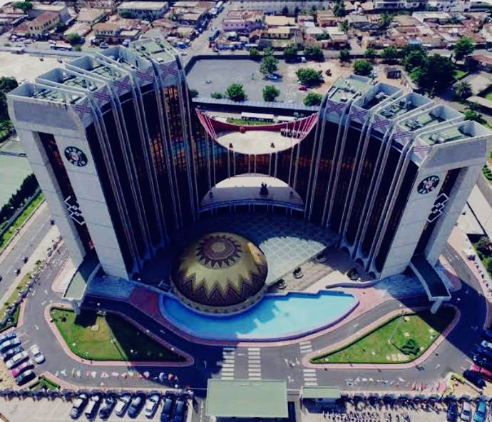 dambe_kombate's tweet photo. 🇹🇬
Hub #diplomatique et #institutionnel ; unique en Afrique de l'Ouest...

#Lomé abrite le siège de la Banque ouest-africaine de développement (#BOAD) et de la Banque d'investissement et de développement de la CEDEAO (#BIDC).

Aucune autre capitale de la sous-région ne concentre ces deux institutions régionales majeures.

Fierté !