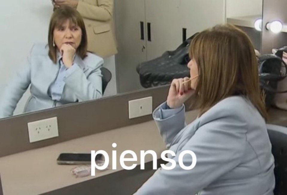 AgusLGZ's tweet photo. Que es lo primero que se fijan los hombres cuando ven a una mujer? https://t.co/UdwjYPAyU7