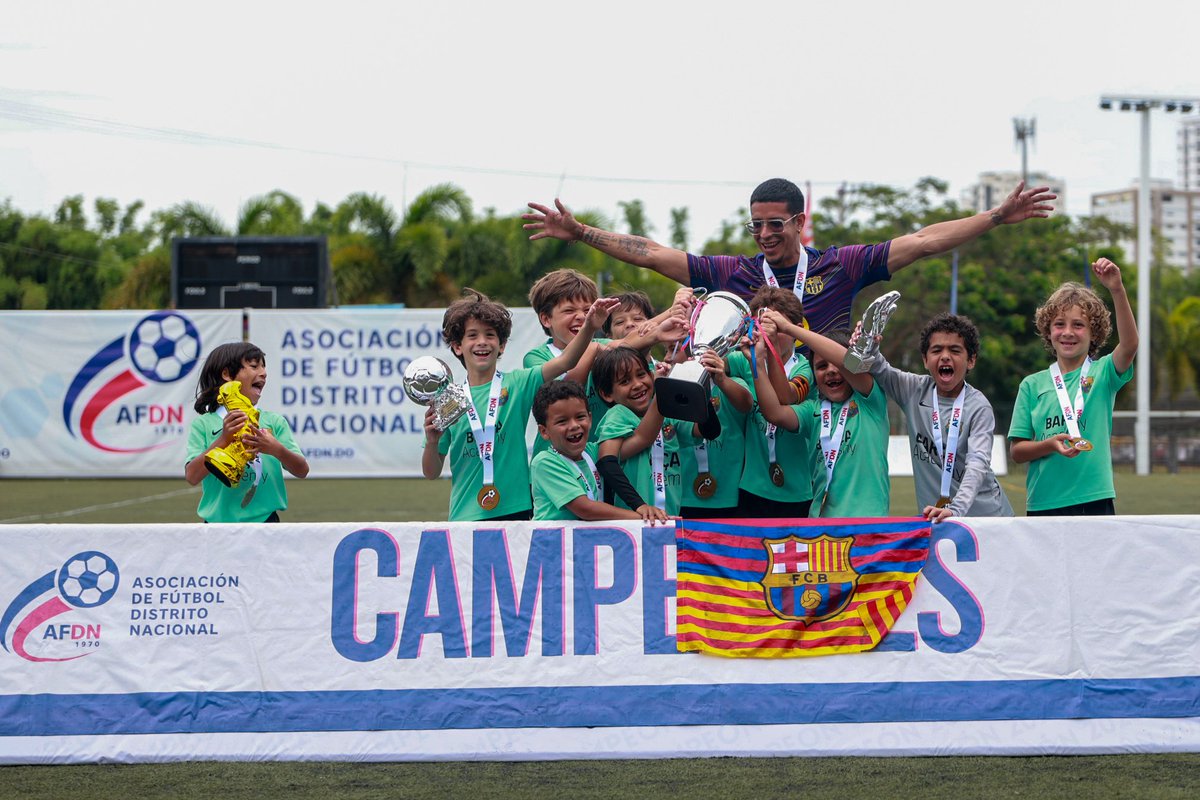 afdndo's tweet photo. ¡Un partido potente y lleno de emociones en la Final Categoría U8! ⚽️🤩✨

🏆 Campeones: Barca Academy RD 
🥈  Subcampeones: Escuela Bauger https://t.co/jKba8muHwD