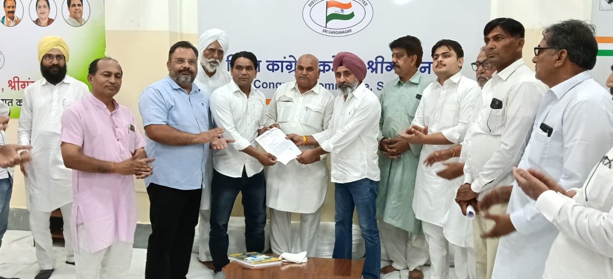 rubykooner1's tweet photo. जिला कांग्रेस कार्यालय श्रीगंगानगर में प्रत्येक सोमवार चल रही जनसुनवाई के तहत आज आमजन से मुलाकात कर उनकी समस्याओं को सुना व उनके निवारण के लिए प्रशासन को आवश्यक दिशा निर्देश दिए।
#rupindersinghkooner #RubyKooner #mlakaranpur #SriGanganagar @GovindDotasra @TikaRamJullyINC https://t.co/ApllKqLp2S