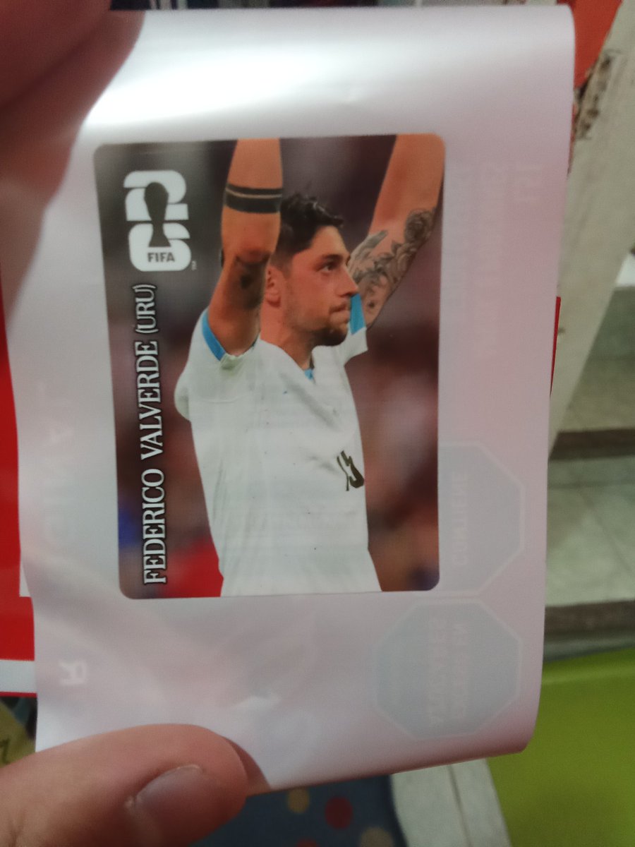 SamuelIgnacioM4's tweet photo. ¿Las pegatina del panini de #mundialdefútbol #2026 valen $700 Pesos colombianos? Pues bien, yo las vendo el doble que eso, para que ha éstos hijueputas de la #FIFA vean que tan tacaño puedo ser al ni pagarles ni un centavo y cobrar el doble sus propios productos. Ya me aburrí. https://t.co/HxRghiXov3