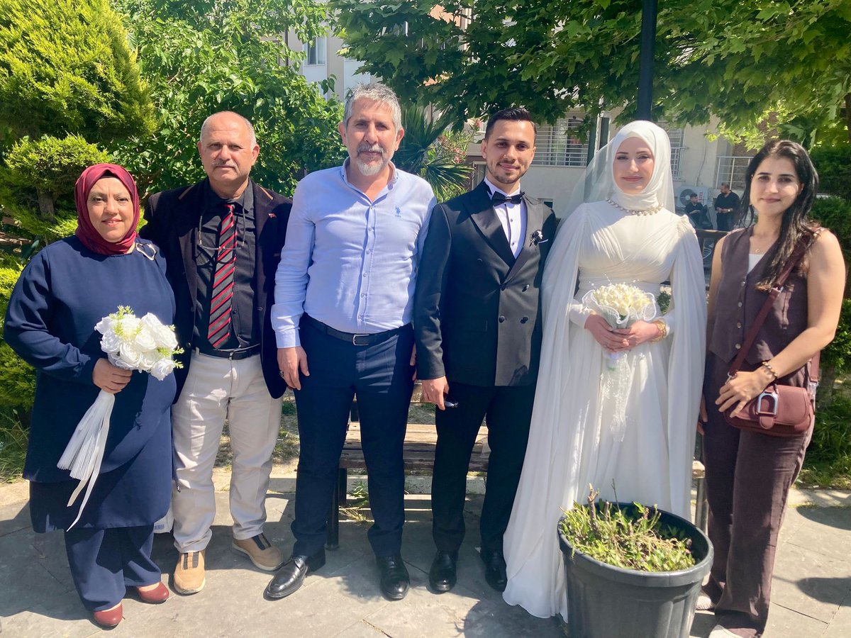 TurkavHatay's tweet photo. TÜRK Sağlık Sen İl Başkan Yardımcısı Şakir Hakan Gökşen'in kıymetli evladı Ahmet ve Havvanur kardeşimizin mutlu gününe şahitlik ettik, Rabbim bir ömür mutlu ve huzurlu eylesin https://t.co/o5CT11mYGV