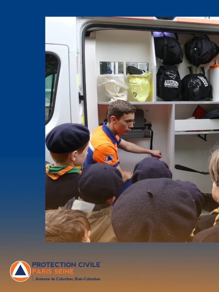 pcps92col's tweet photo. Nos bénévoles ont eu le plaisir de présenter notre Véhicule de Premiers Secours, son équipement et nos missions à l'unité de #Scouts de #BoisColombes ! 🚑

Une belle occasion d'échanger autour du secourisme, de l'engagement et du bénévolat.

📷 H. Janicot-Tixier &amp; P. Saussard https://t.co/cPPPsbs4CO