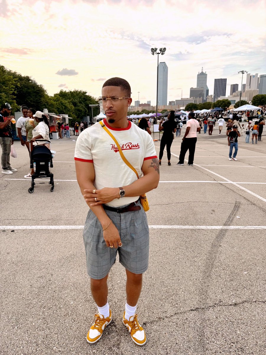 LifeOfMonn's tweet photo. Made you look. 😏❤️ #Dallas #Lifestyle #SundayFunday #Stylist https://t.co/rrvEGvGR21