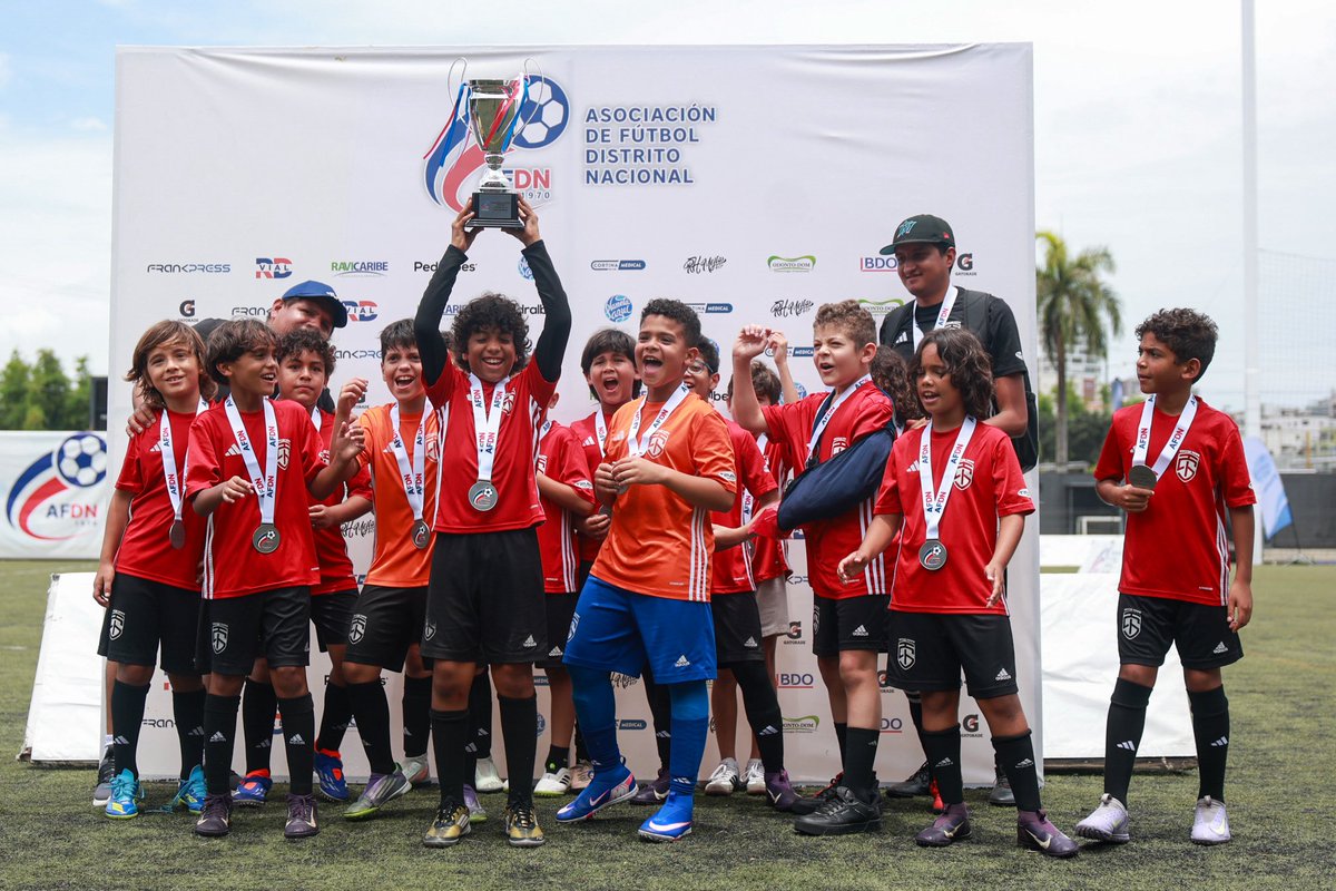 afdndo's tweet photo. ¡Un partido digno de una final en la  Categoría U10! ⚽️🤩✨

🏆 Campeones: Barca Academy RD 
🥈  Subcampeones: Soccer Town https://t.co/J7PvXVdLKS