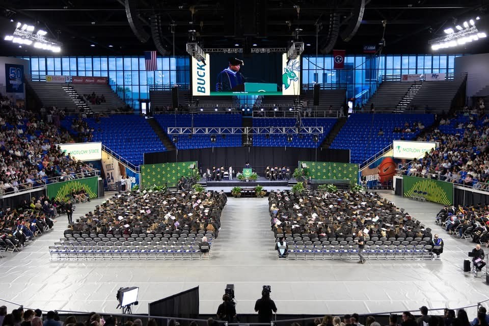 LHEarlyCollege's tweet photo. HUGE congratulations to this group of SIXTY-TWO LaVergne High School seniors for earning not only a high school diploma, but also their ASSOCIATE DEGREE from Motlow State Community College @MotlowState @MTSU @SBEd_TN @rucoschools @TNHigherEd @CollegeSystemTN https://t.co/DYhXeU5skN