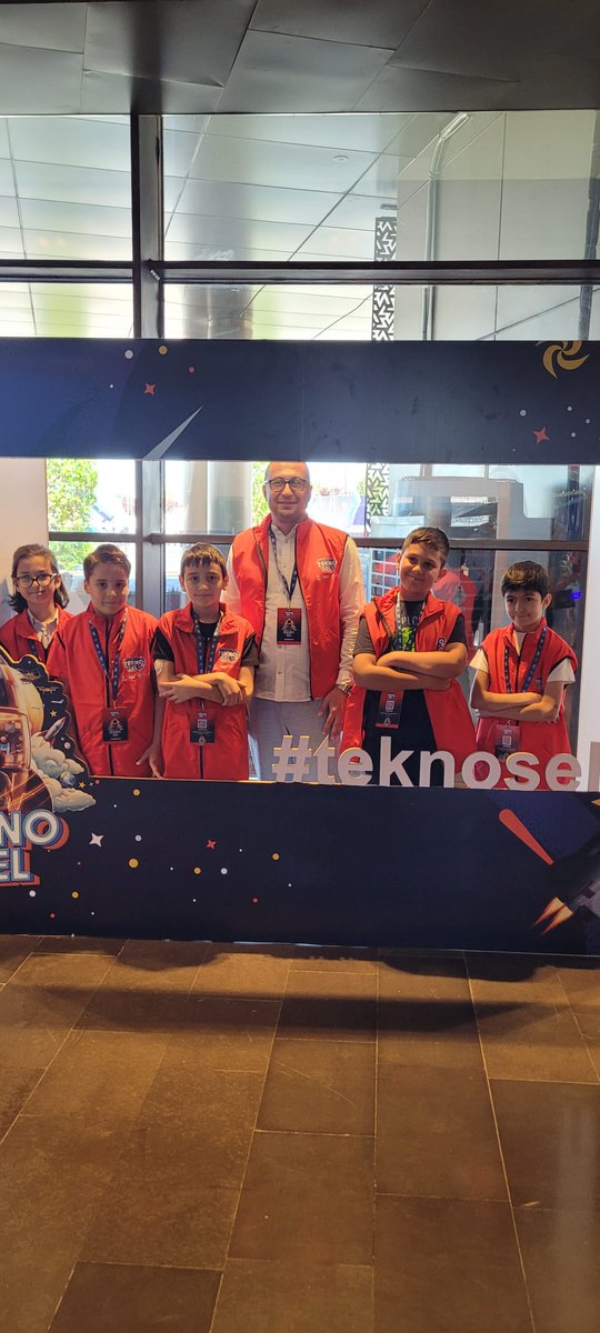 selcuklu_bilsem's tweet photo. MBlock İlkokul kategorisine 5 öğrencimizle katıldık. Öğrencimiz Süleyman Emir Zeybek  finalde yarıştı.Danışman öğretmenimiz Kazım Doğu'yu tebrik eder, başarılar dileriz. https://t.co/99KoRKtsZZ