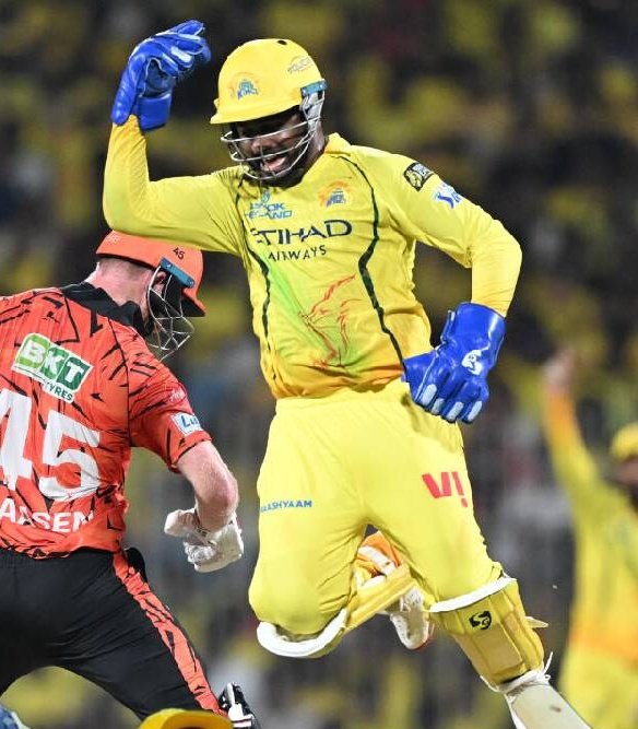 itz_Chris_off_'s tweet photo. Both Clowns thinks they won the Match 🤣😂

Yellow Dogs Overconfidents 🤣😂

#CSKvsSRH https://t.co/WO00UWdmYv