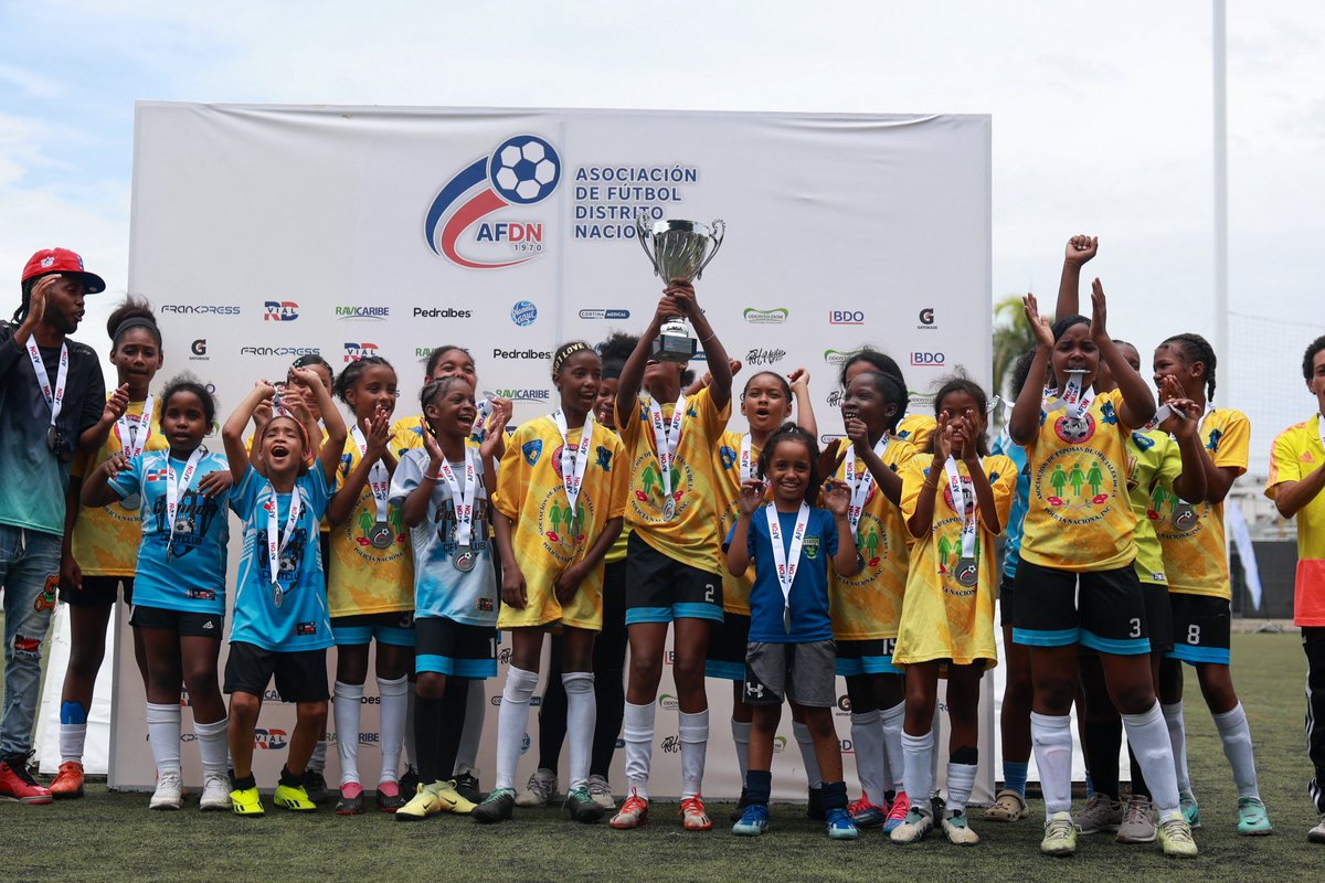 afdndo's tweet photo. ¡Un partido de alto nivel en la Categoría U12 Femenina! ⚽️🤩✨

🏆 Campeonas: Barca Academy RD 
🥈  Subcampeonas: La Ciénaga FC https://t.co/oRmXAdSx2u