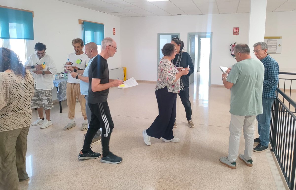 pacientactiuib's tweet photo. Jueves 14 de mayo, tercera sesión del taller de formadores de paciente activo en @asmen_ibsalut ✨
Profundizando en el proceso de aprendizaje y en el papel clave del educador y del observador 🔍💬
Seguimos aprendiendo para acompañar mejor 💙 https://t.co/C8sq9eeK7p