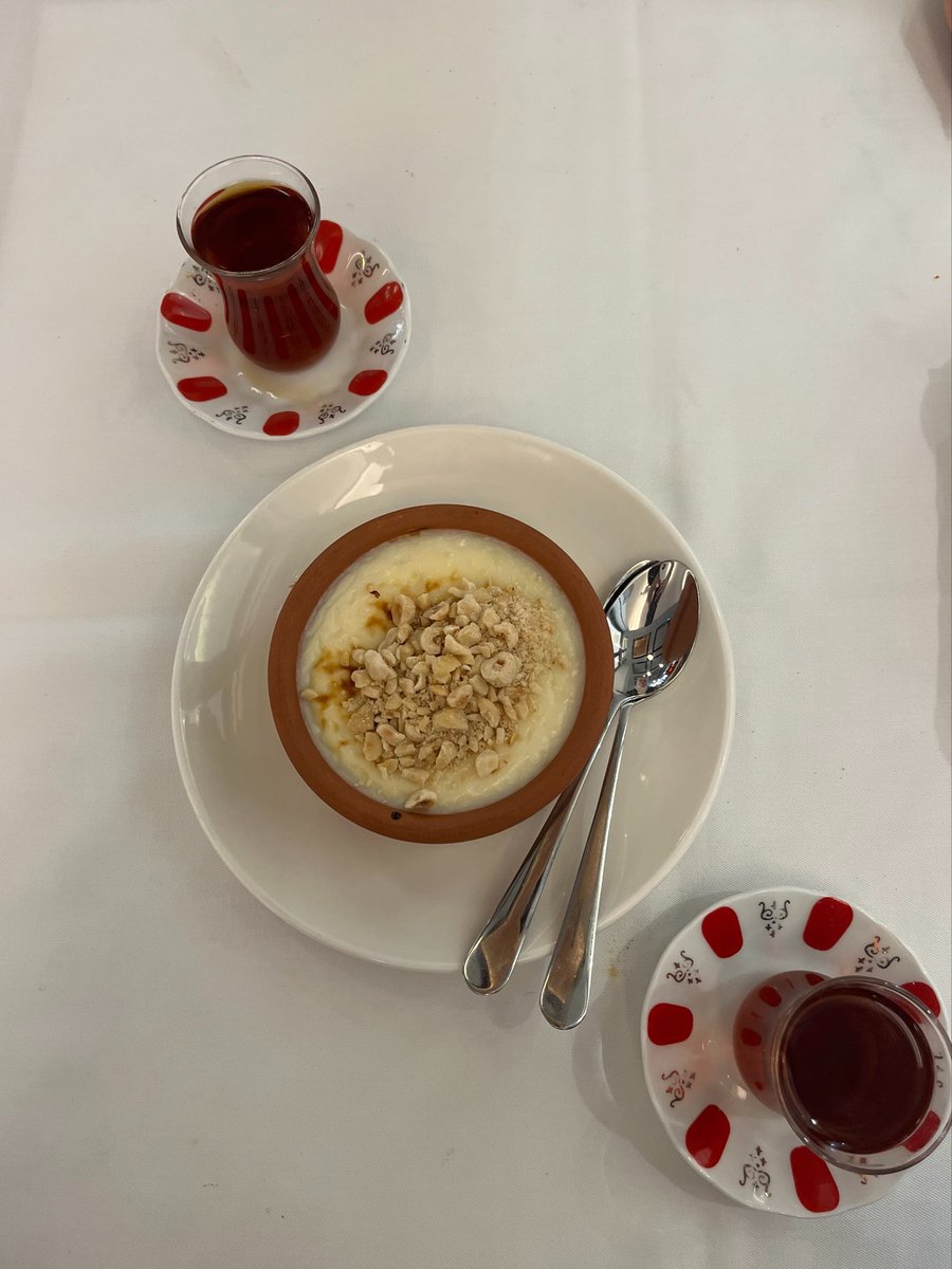 lifebywsa's tweet photo. turkish girl dinner https://t.co/lJFENvUqty