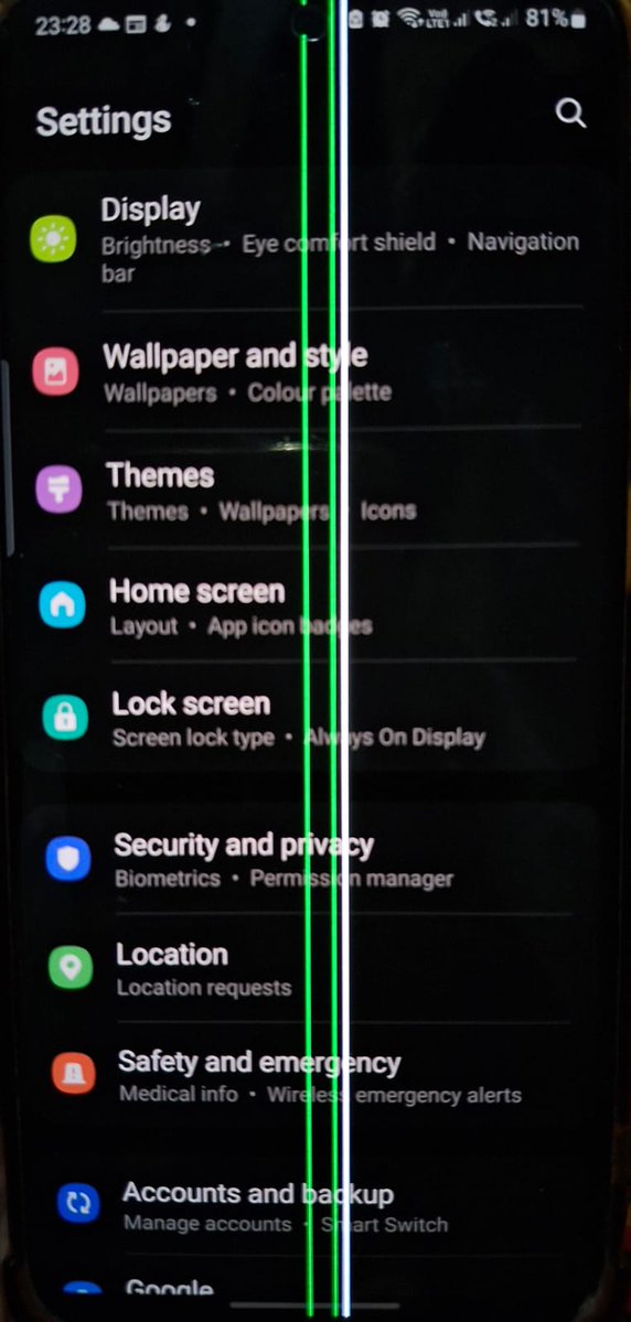 Shauzab_Zaidi's tweet photo. @SamsungIndia @SamsungMobile @SamsungMobileUS Seamless is good..But not the seams..On Samsung Galaxy Amoled screens.
#greenlines #linesonphone #display #Samsunggalaxy #qualityissue #lineissue #consumerprotection https://t.co/mZQqBLHIi8