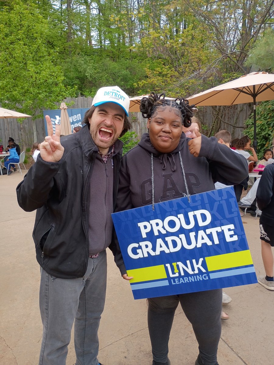 LinkLearningMI's tweet photo. The GR Centers went to the zoo! 🦒🦓🐒

We had such a fun time together celebrating the end of the year and spending time with our latest graduates, including one student who completed their final graduation requirements just before the field trip! 👏 https://t.co/TQfsFyZUvI