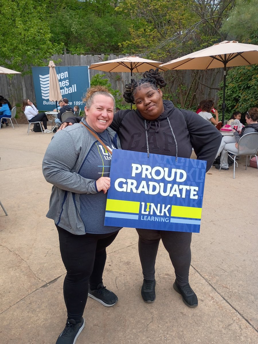 LinkLearningMI's tweet photo. The GR Centers went to the zoo! 🦒🦓🐒

We had such a fun time together celebrating the end of the year and spending time with our latest graduates, including one student who completed their final graduation requirements just before the field trip! 👏 https://t.co/TQfsFyZUvI