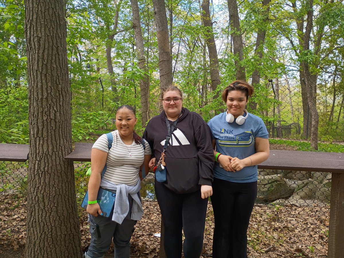 LinkLearningMI's tweet photo. The GR Centers went to the zoo! 🦒🦓🐒

We had such a fun time together celebrating the end of the year and spending time with our latest graduates, including one student who completed their final graduation requirements just before the field trip! 👏 https://t.co/TQfsFyZUvI