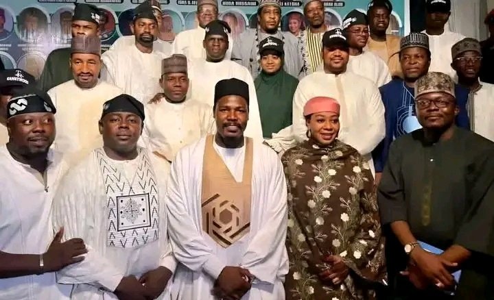 bmjvermerlleey's tweet photo. Tawagar Yan Kannywood Masu Son Tunubu yayi F2.😒 https://t.co/FFjKh17C8p