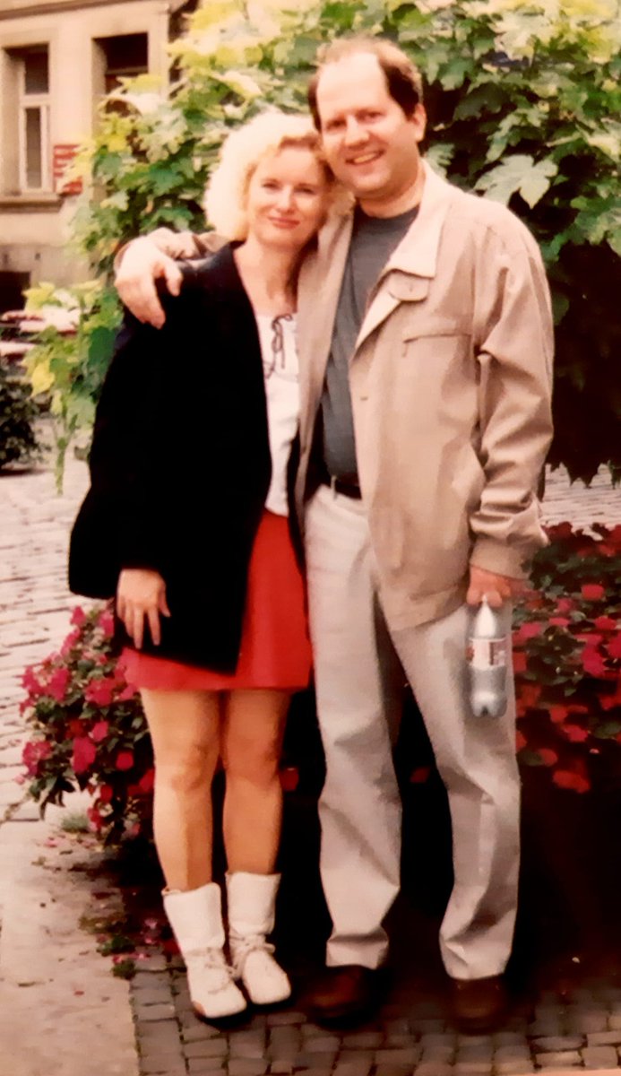 CarryYou88's tweet photo. Tässä minä ja mieheni Mika vuonna 2004 kun vielä seurustelimme ❤️Kuvassa olemme Sveitsissä käymässä.
#Lovewillconquerhate https://t.co/ojZEKnF5s5
