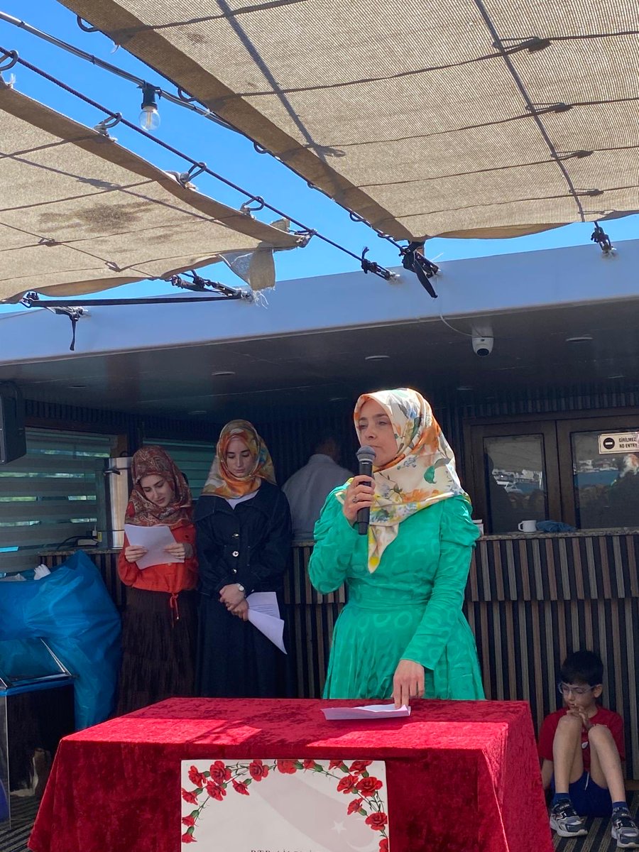 btpistkadinkol's tweet photo. BTP İstanbul kadın kolları olarak anneler günü için boğazda bir araya geldik🌸. Teşrifleri için genel başkanımızın kıymetli eşi Betül Baş hanım’a,kadın kollarından sorumlu genel başkan yardımcısı @SecilMumcuoglu ‘na, İstanbul kadın kolları başkanımız @EliffOdaman’ a teşekkürler. https://t.co/X4z895MFVY