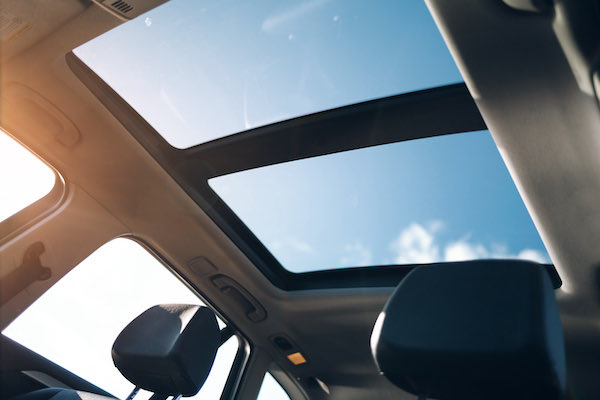 blacqxx0's tweet photo. pano.                                                                     sunroof. https://t.co/noGSvlqCEB