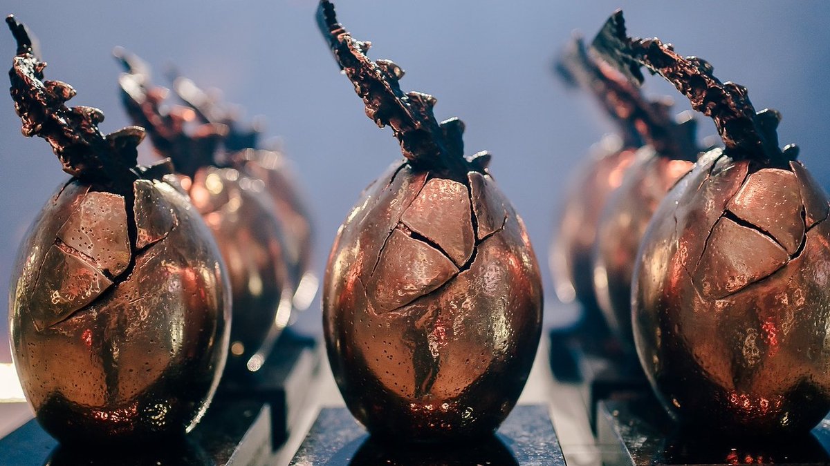 KrolMichal's tweet photo. Zwycięzcy nagród Digital Dragons Awards 2025 ogłoszeni! Przypomnę, że jury wybierało laureatów z listy nominowanych gier stworzonej przez polskich twórców. Miałem przyjemność zasiadać w jury i w większości moje głosy pokryły się z nagrodami ❤️

Best Polish Game of 2025
Cronos: The New Dawn (Bloober Team)

Best Polish Game Design of 2025
The Alters (11 bit Studios)

Best Polish Game Visual Art of 2025
Cronos: The New Dawn (Bloober Team)

Best Polish Game Audio of 2025
Cronos: The New Dawn (Bloober Team)

Best Polish Narrative of 2025
The Alters (11 bit Studios)

Best Polish Mobile Game of 2025
#DRIVE Rally (Pixel Perfect Dude)

Best Foreign Game of 2025
Clair Obscur: Expedition 33

Special Recognition Award
Grzegorz Wątroba (@GameDevGrzesiek / @OkiemDeva) 

#polskiegry #DigitalDragons #DigitalDragonsAwards #11bitstudios #BlooberTeam #PixelPerfectDude #GrzegorzWątroba @11bitstudios @BlooberTeam @PixelPerfectDud @Digital_Dragons