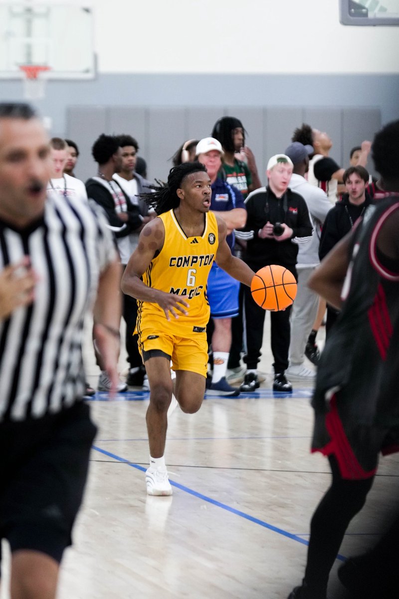 Compton_Magic's tweet photo. 6-3 Sloane Harris #Roosevelt has picked up an offer from Bethune Cookman https://t.co/WwX3FDpnQq