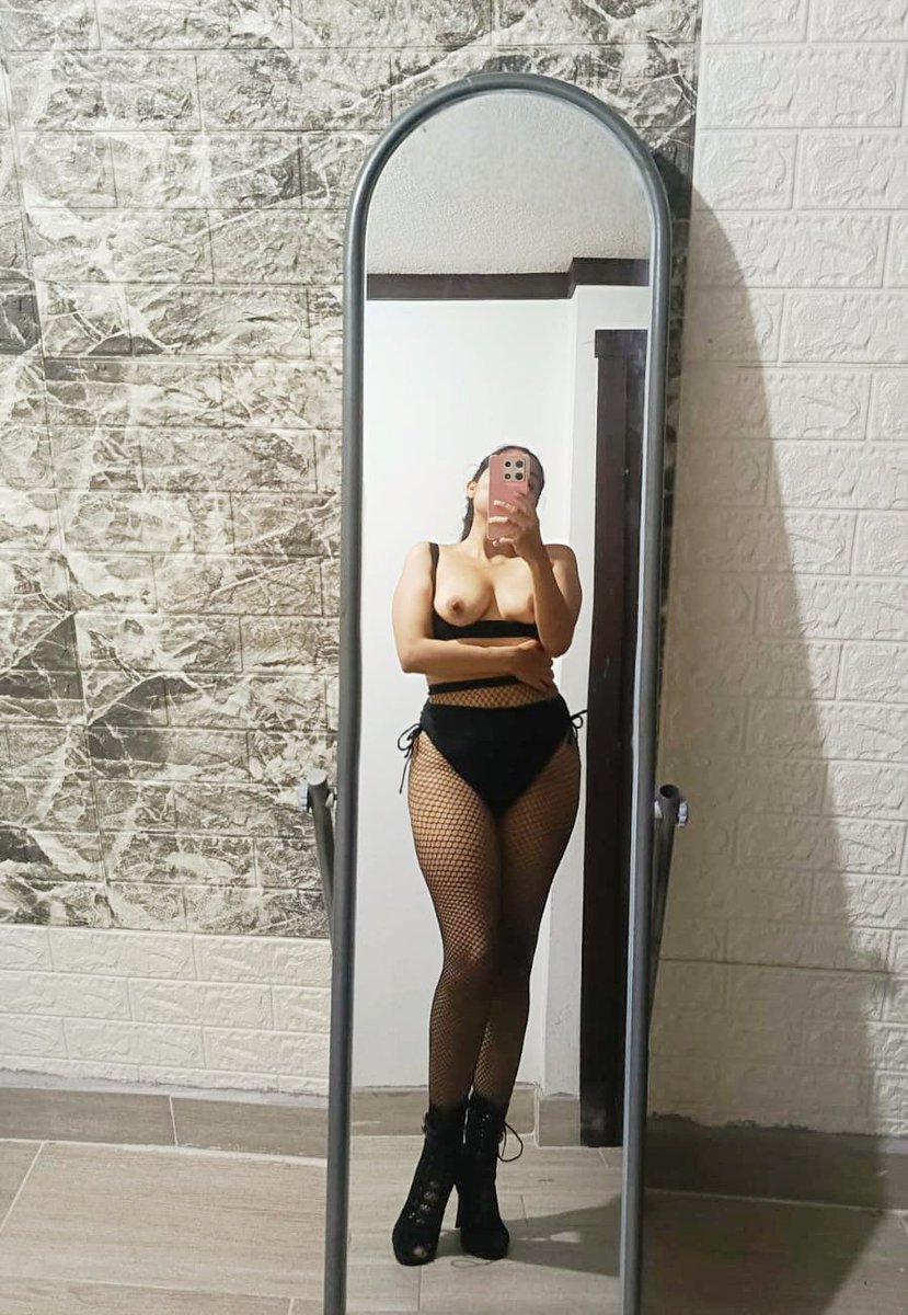 AnitaySanty1's tweet photo. Nuevo trajecito para su baile 😈🥰 https://t.co/VZ5PpYVjU1
