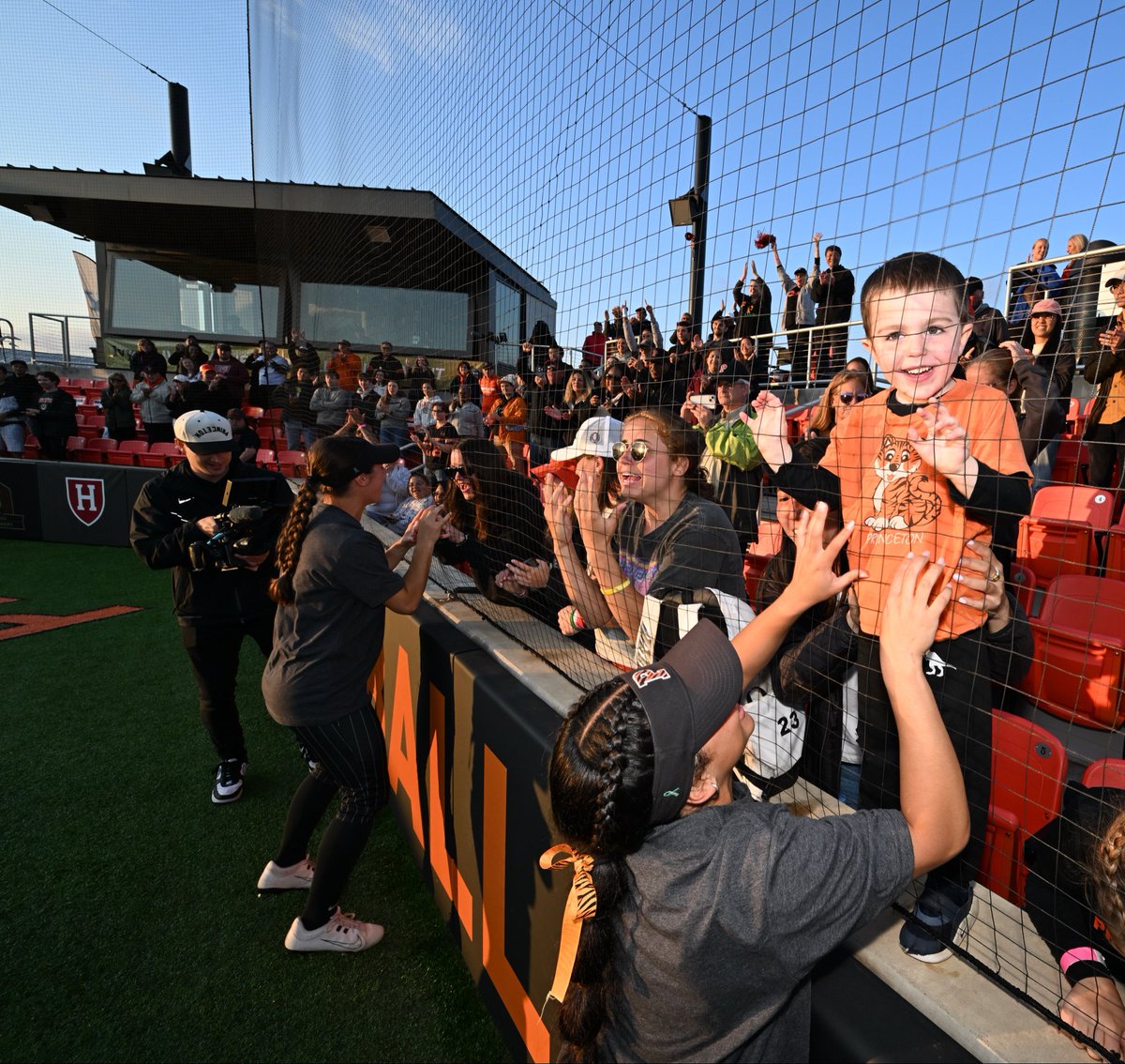 CoachSween's tweet photo. This beautiful game brought an incredible group of people together. They left it all on the field for each other. 

Always hard to have a season like this one come to an end, but eternally grateful to have this team and what they have meant to me and my family 🧡🖤 https://t.co/S4U8EuKqVp