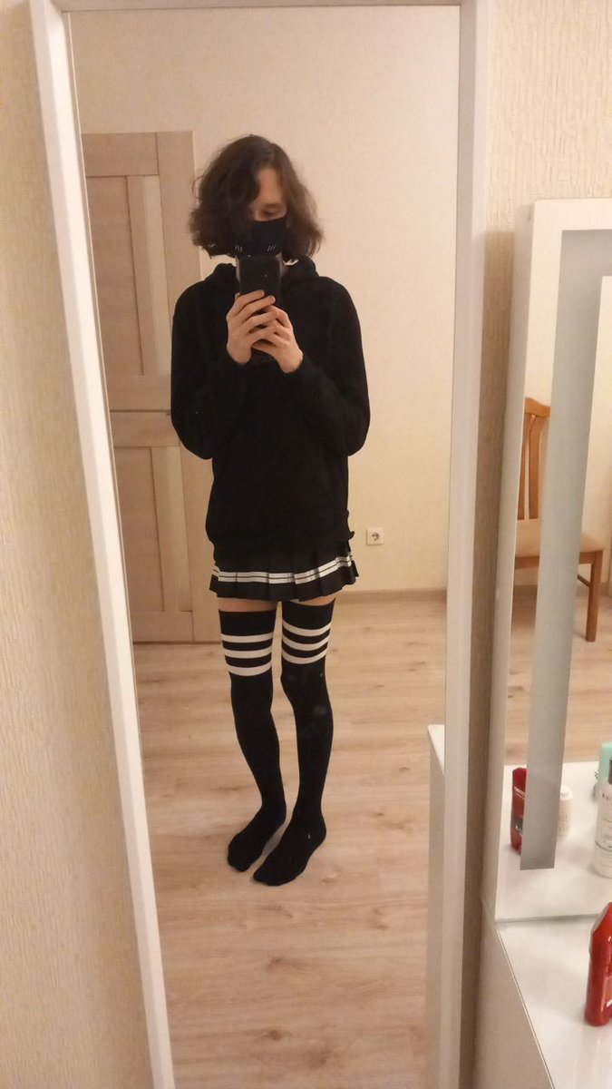 NihDuck07's tweet photo. Damn I like this skirt so much!!

#femboy #gay #nsfw #sissy #twink #teen #teenage #slut #bottom #crossdressing #crossdress #skirt https://t.co/328LMDrfdy