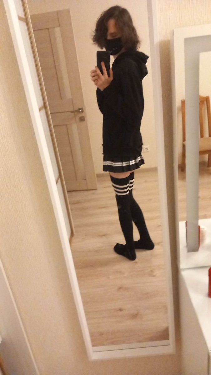 NihDuck07's tweet photo. Damn I like this skirt so much!!

#femboy #gay #nsfw #sissy #twink #teen #teenage #slut #bottom #crossdressing #crossdress #skirt https://t.co/328LMDrfdy