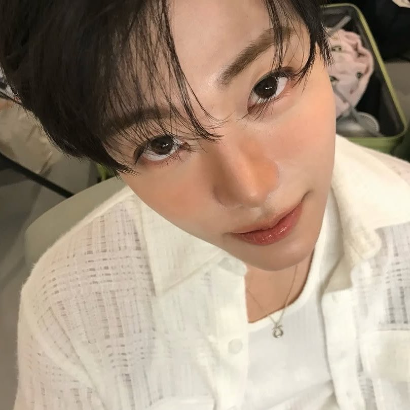jn˙𐃷˙ tweet media