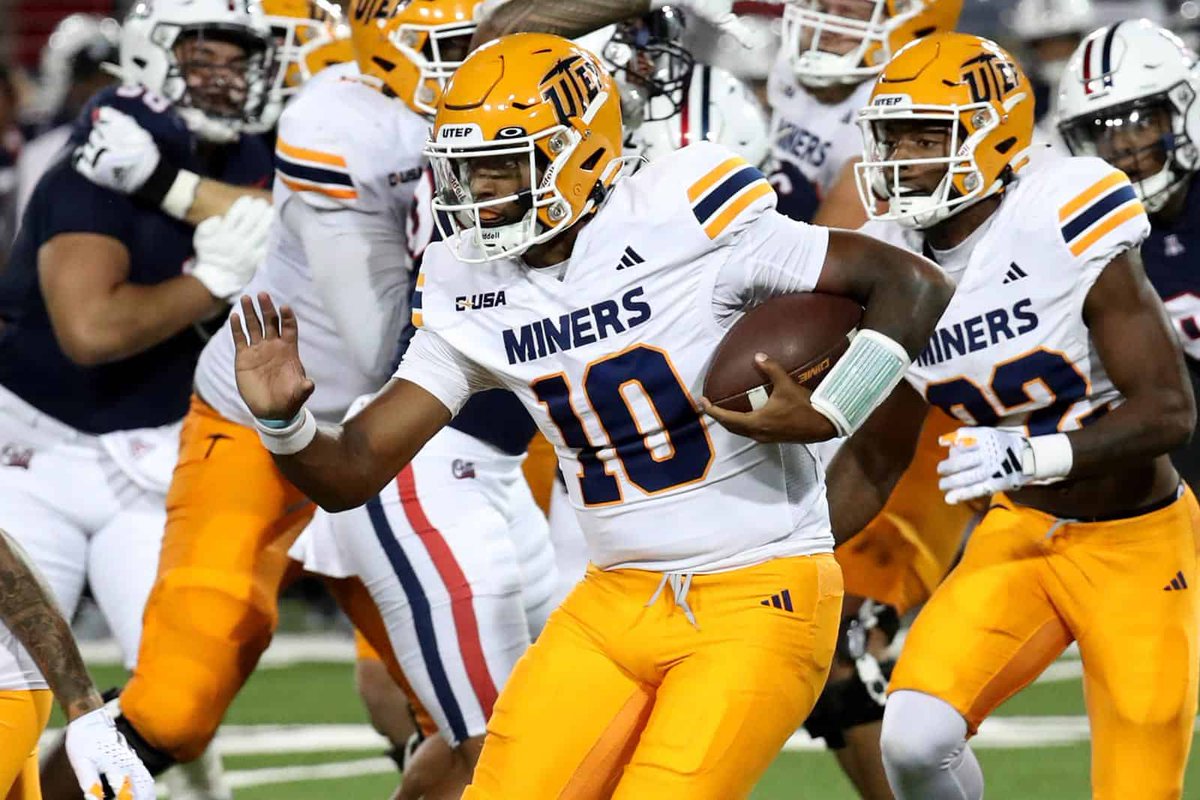 CoachSoria's tweet photo. Shout out to Coach Brandon Smith (@BSmithUTEP) from the UTEP Miners for making a stop in Hiram Clarke, TX and checking out our Marlins! #RecruitMadison #SouthSideStandard https://t.co/Z54yn90Xiu