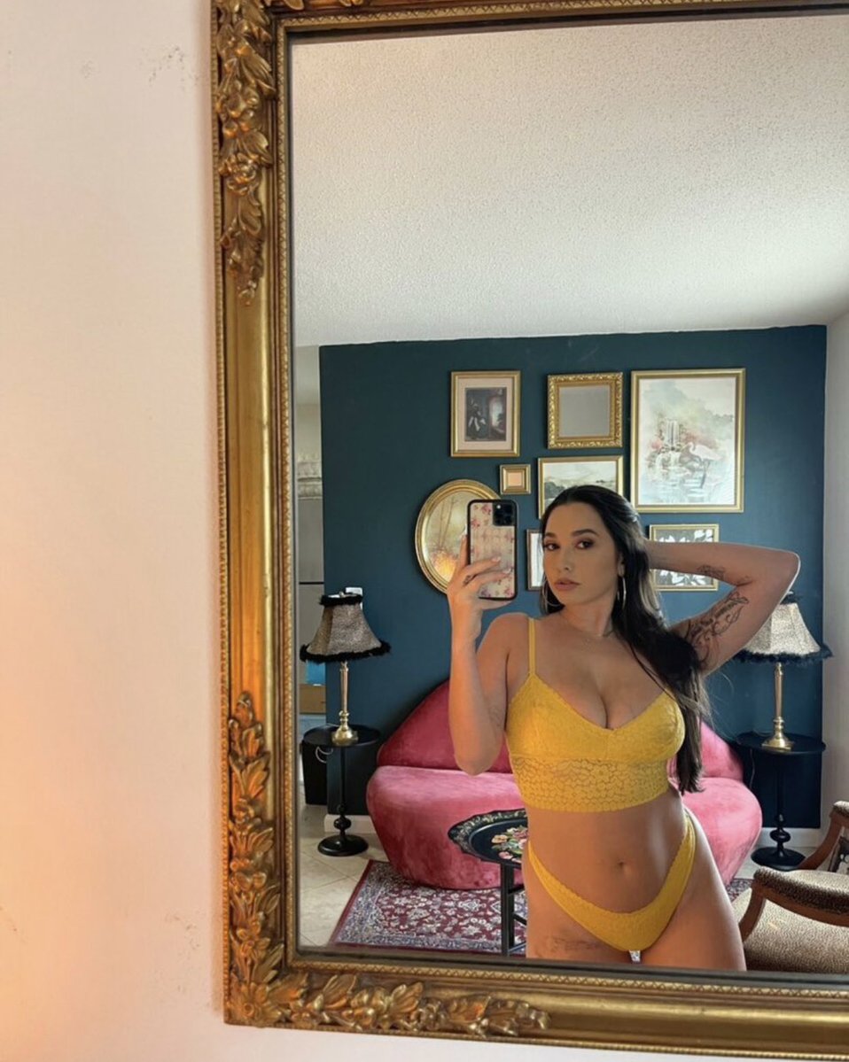 triplex0100's tweet photo. Do I really look stunning 🥰❤️ https://t.co/zukI6NpAGE