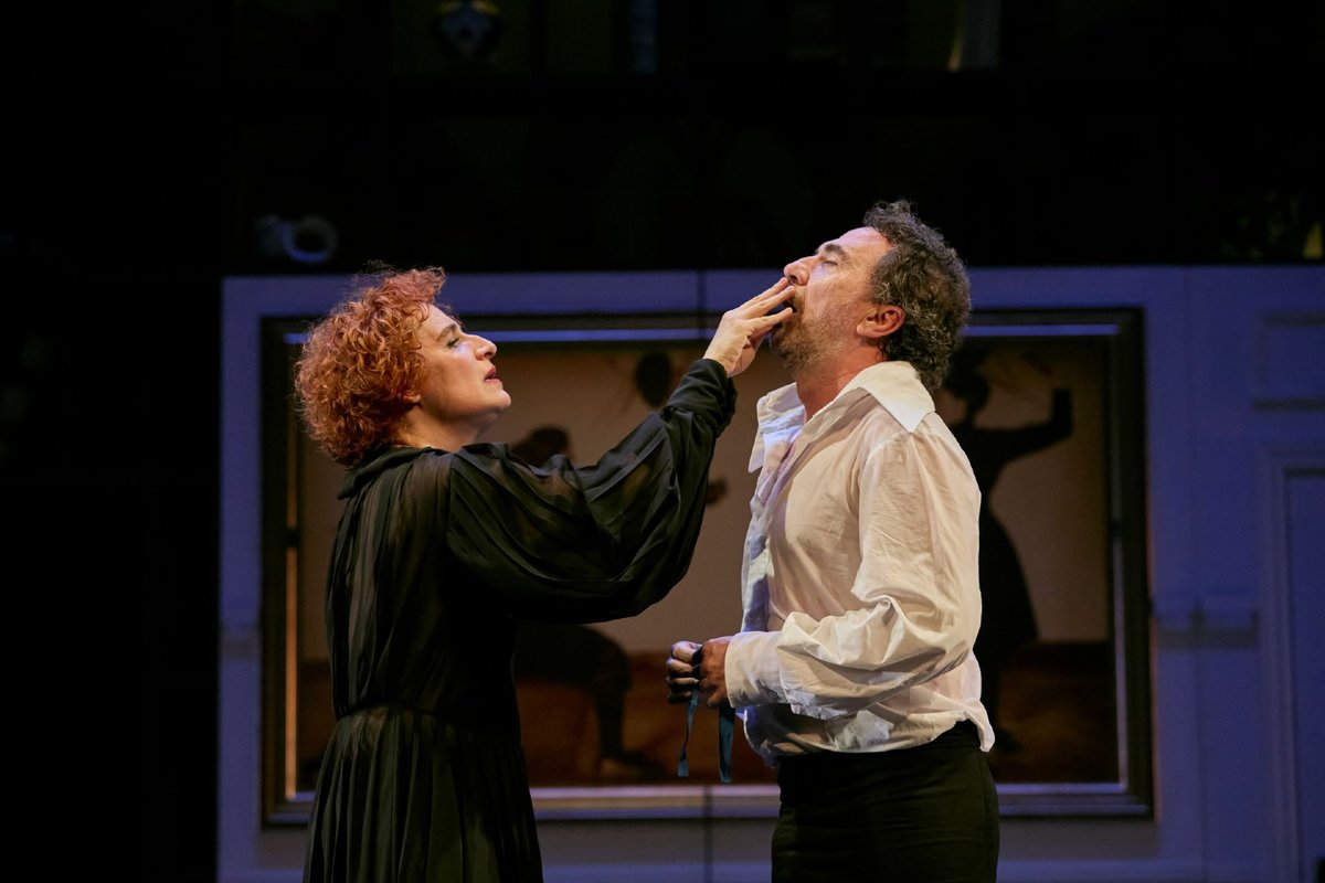 TEATROCLASICO's tweet photo. 🎭 ¡#LaVengadoraDeLasMujeres sigue en el #Clasico! 🤺 Todavía quedan entradas para disfrutar de esta ágil comedia sobre la lucha entre la libertad y el matrimonio.

🦋 El miercoles 20 de may. tendrá lugar un encuentro con el equipo artístico.

🎟️ Entradas: https://t.co/ksQ8ouEJsp https://t.co/dSqGg7GZOL