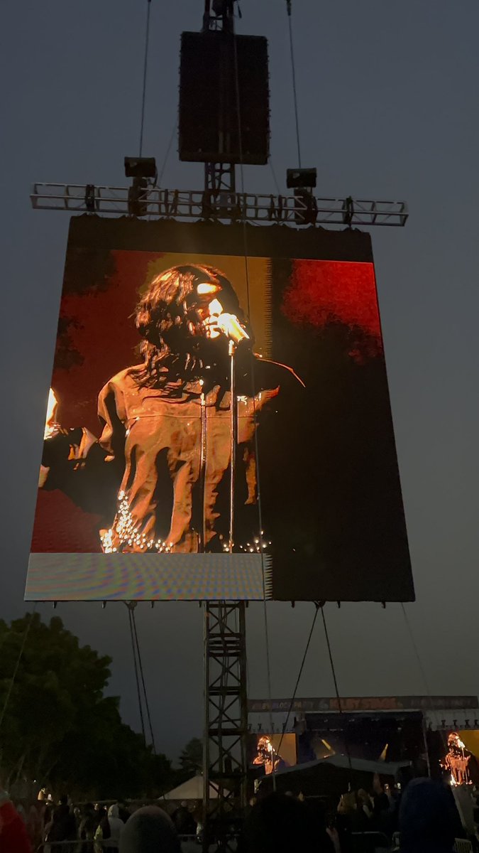 MirandaRoo19's tweet photo. my brain cannot comprehend how magical Lorde was last night. https://t.co/0iZTQSIqGE
