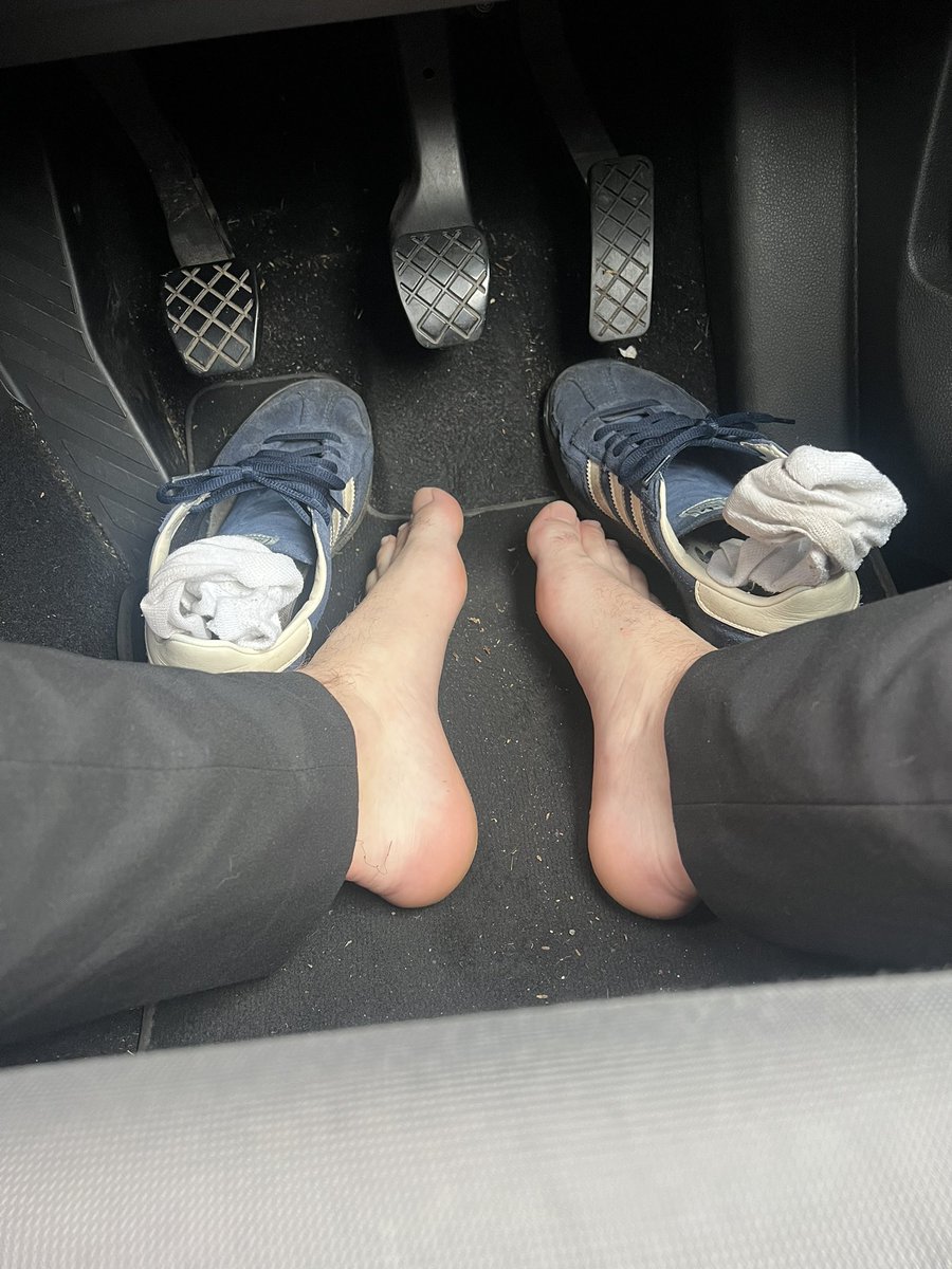 Irishticklesub's tweet photo. Hoping no one looks into my car while I let my feet breathe after a long day… or maybe I am hoping for someone to look in😜 https://t.co/aRjyaYBXpq